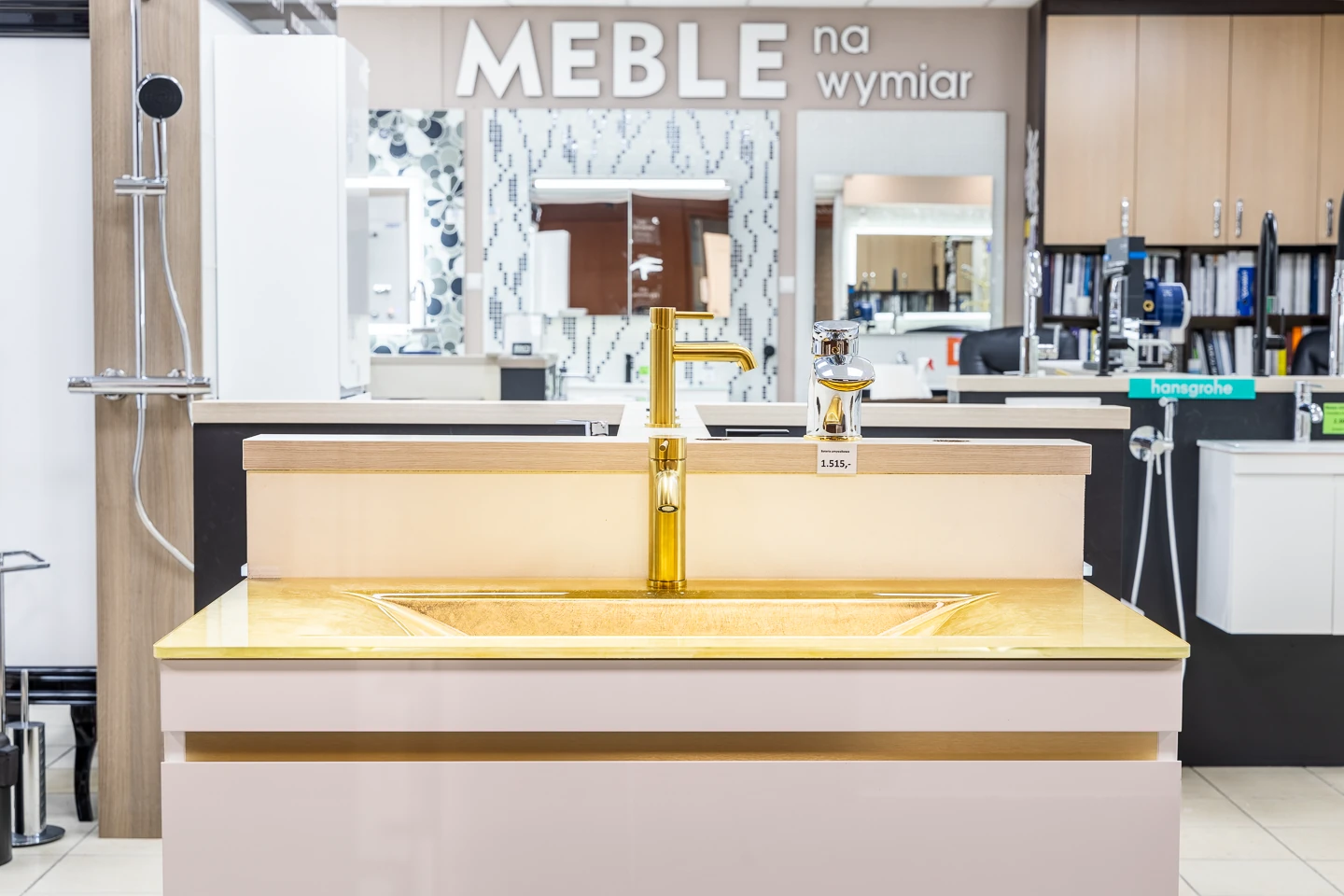 wyprzedażowa ekspozycja produktów strefa M2